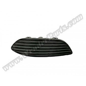 Tampon Izgarası W205 Ön Sağ; Kapalı -Luxury-